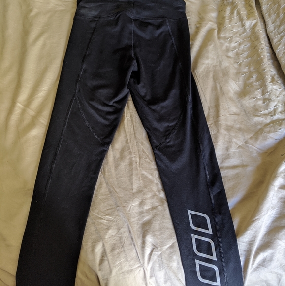 Lorna Jane booty support leggings - Picture 2 of 2